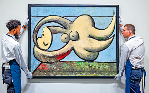 毕加索《躺卧裸女》首度拍卖