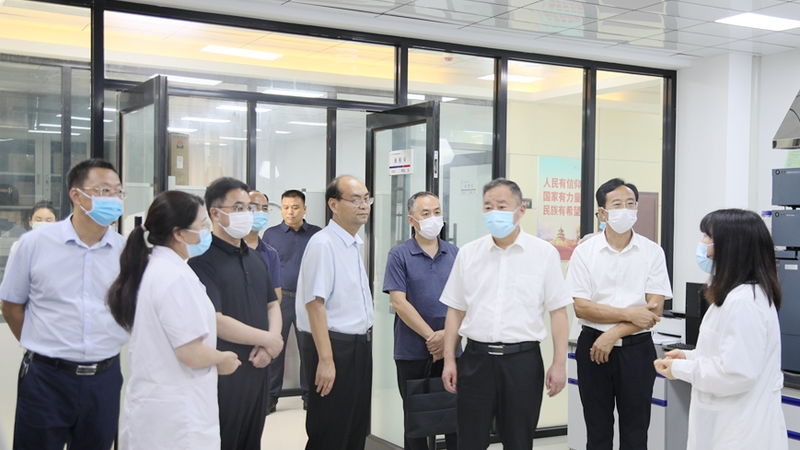 梁万涛到商丘市质量技术监督检验测试中心调研