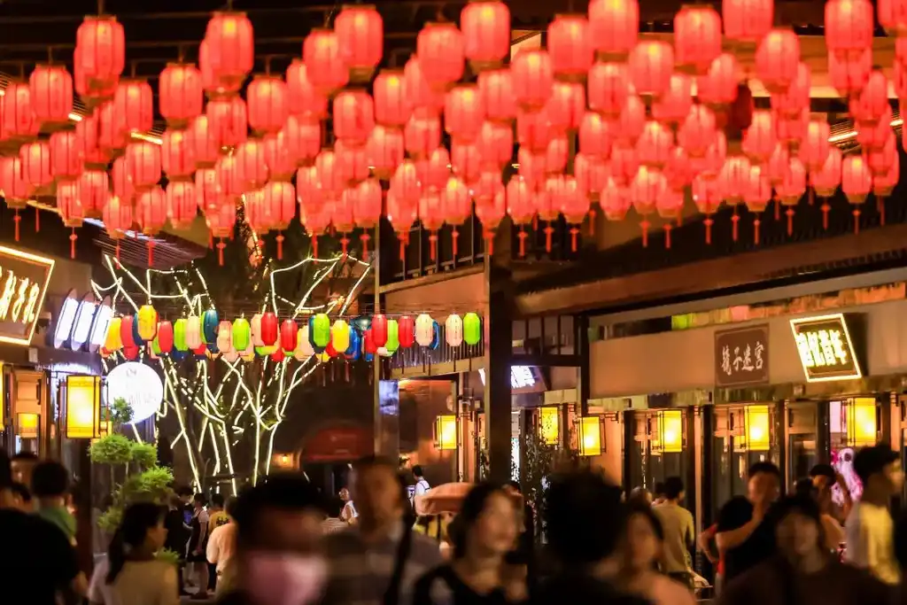 周口建業·運河古鎮開街 點亮周口不夜城