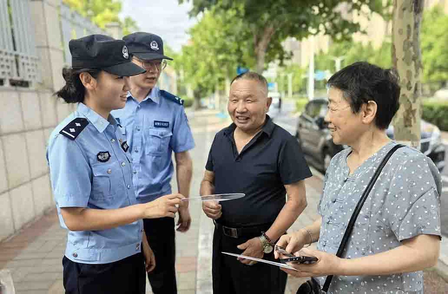 守好群众“钱袋子”